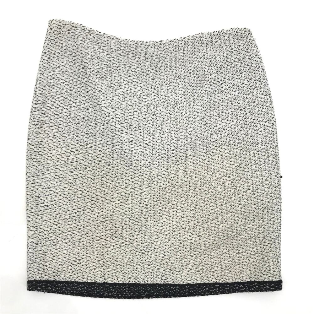 St. John Boucle Knit Pencil Skirt 10 Wool Blend White Black